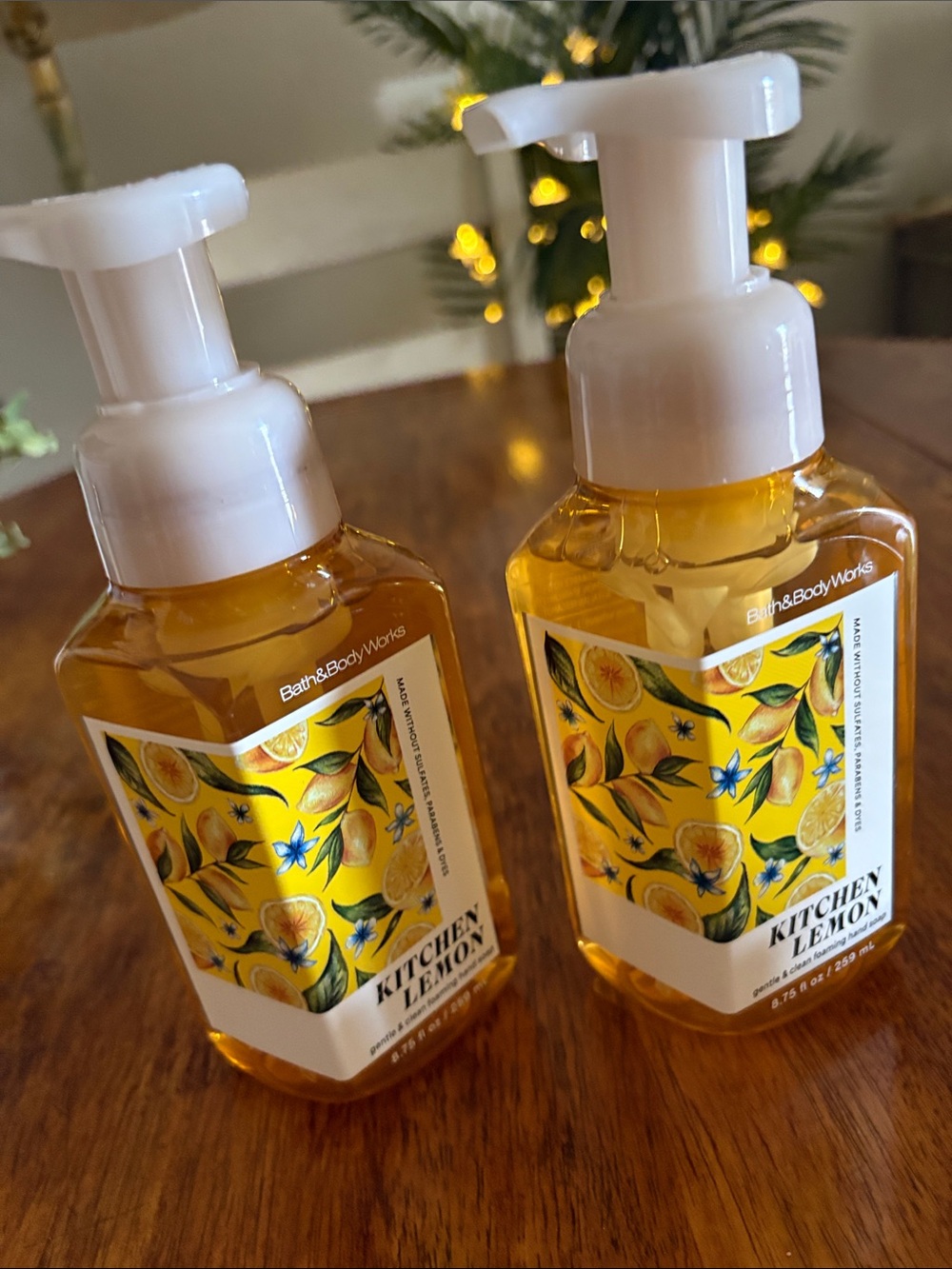 Bundle of Kitchen Lemon Hand Soaps Kitchen Wallflower & 1 Limoncello plug in - Picture 2 of 9